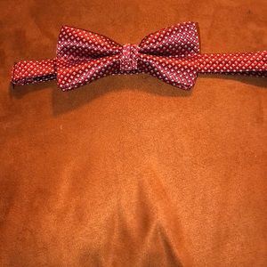 Adjustable bow tie